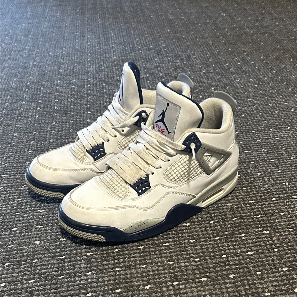 Air Jordan 4s midnight Navy